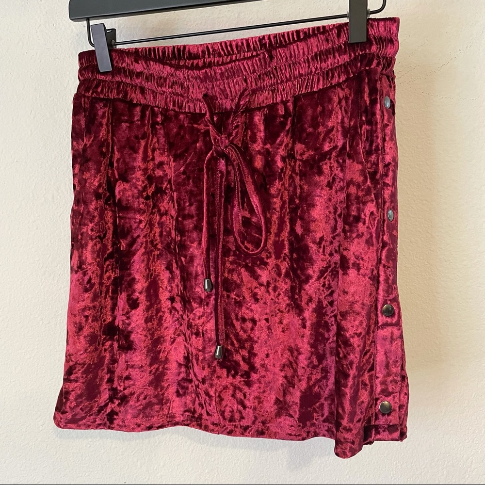 BSBW crushed velvet skit